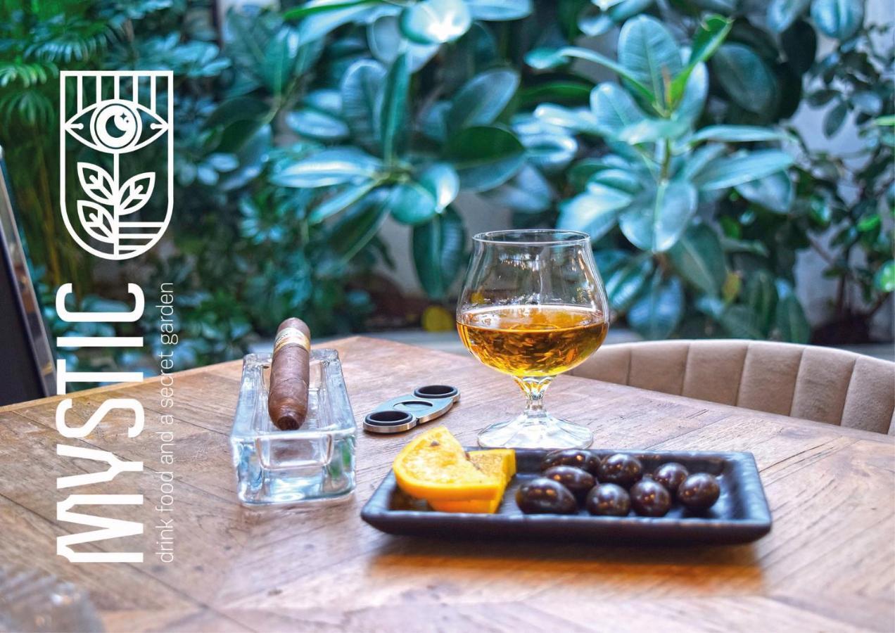 约翰斯酒店 Chalkís 外观 照片